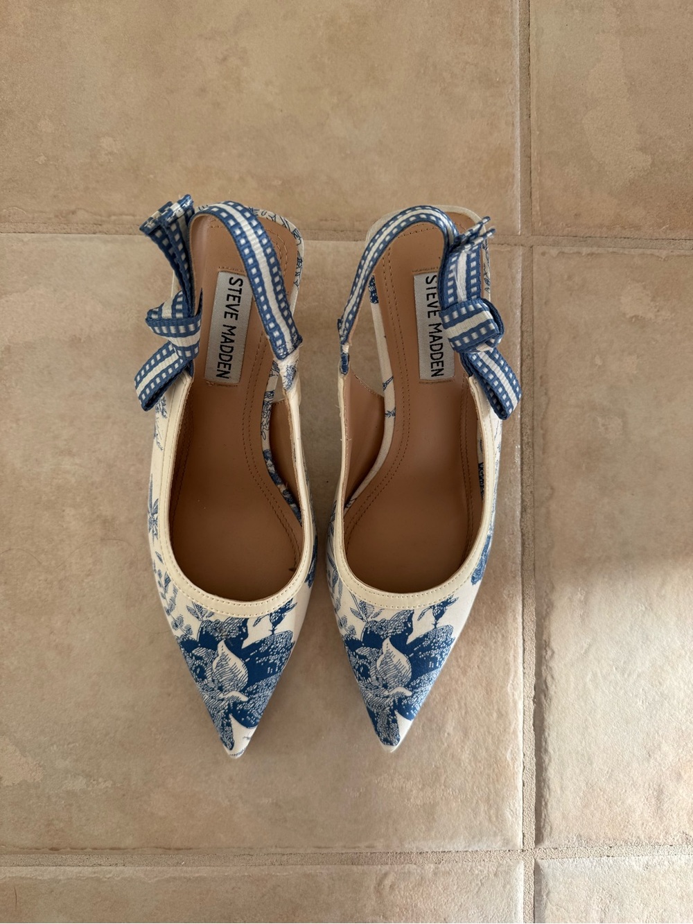 Steve Madden White and Blue Floral Pointed Toe Slingback Heels - Picture 5 of 7